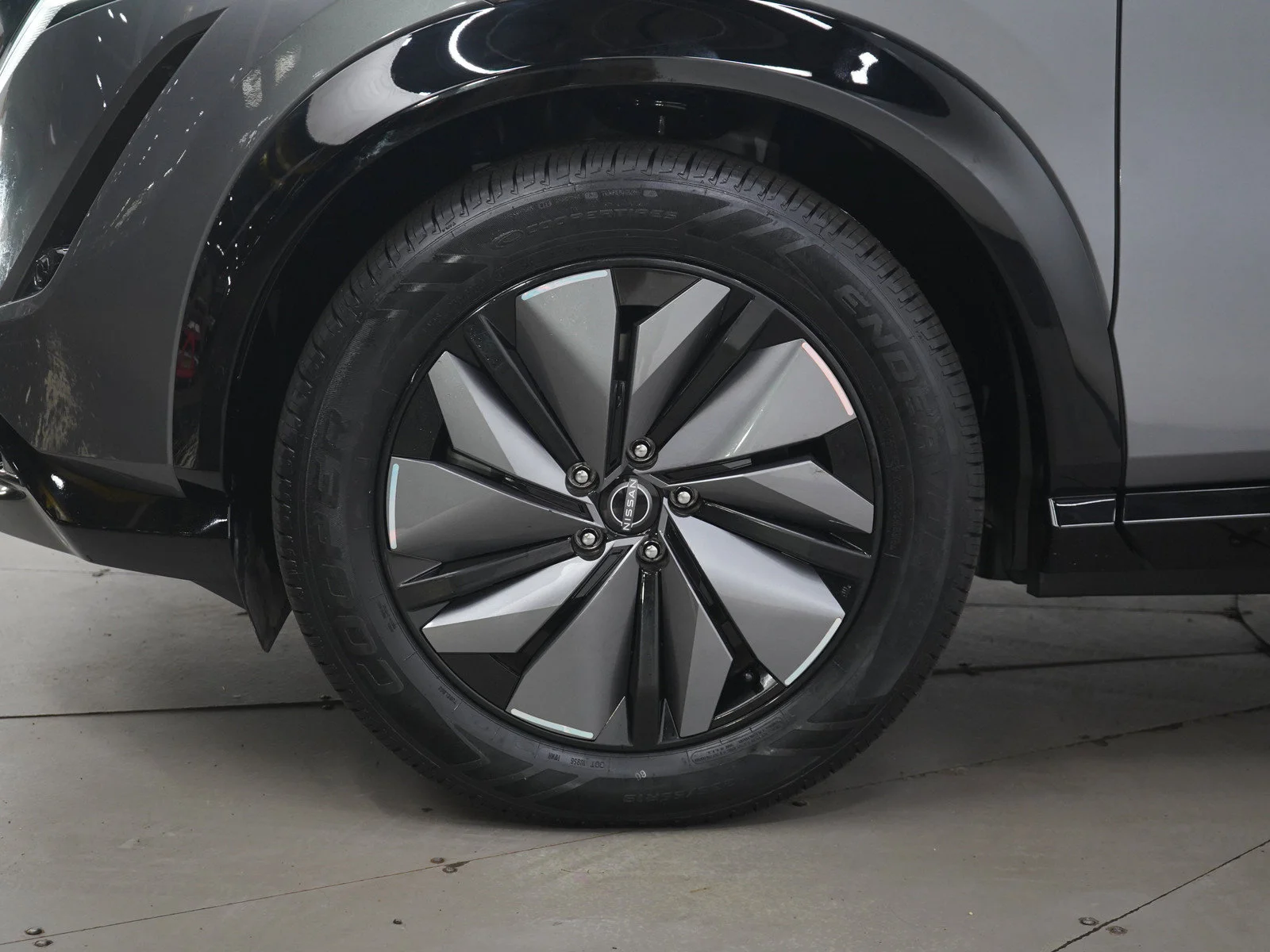 Used 2025 Gun Metallic Nissan ENGAGE image 29