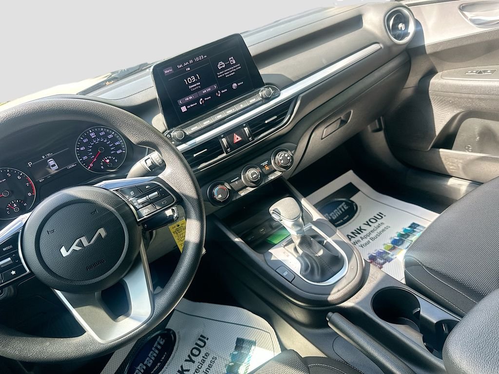 Used 2023 Snow White Pearl Kia LXS image 23