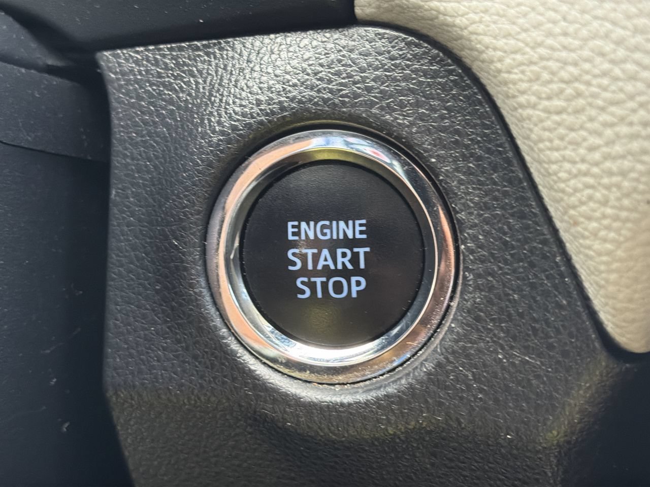 Used 2020 Silver Sky Metallic Toyota XLE Premium image 30