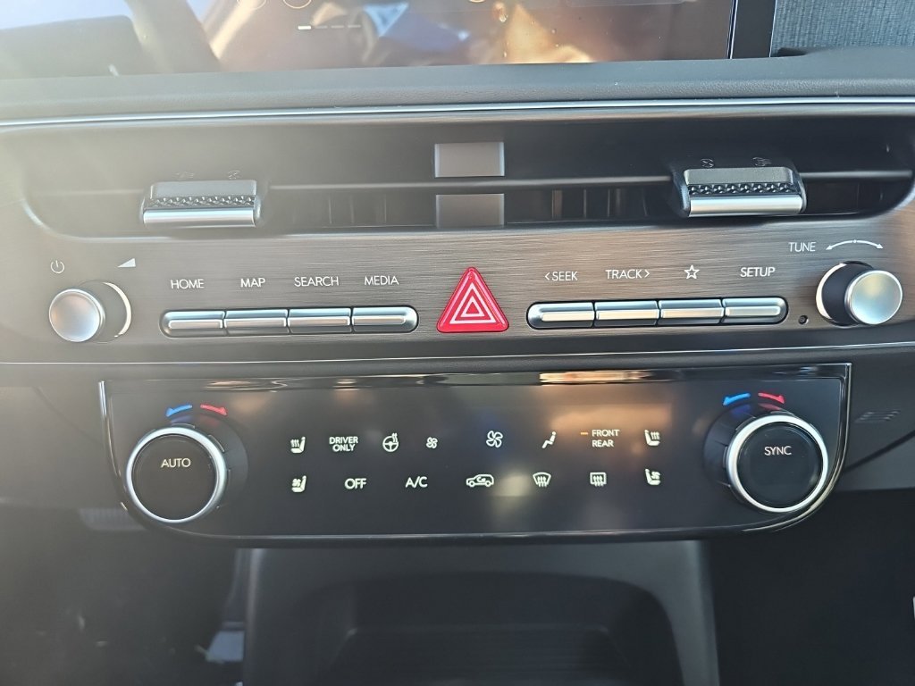 New 2027 Green Hyundai SEL Premium 7P image 20