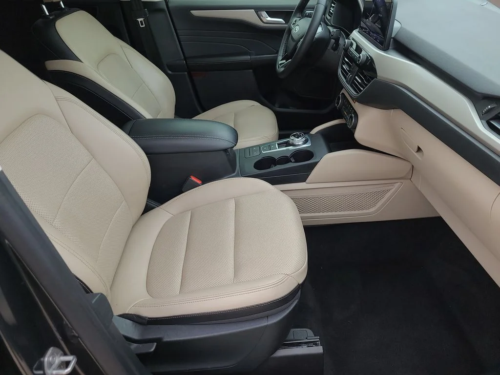 Used 2022 Blue Ford SEL image 12