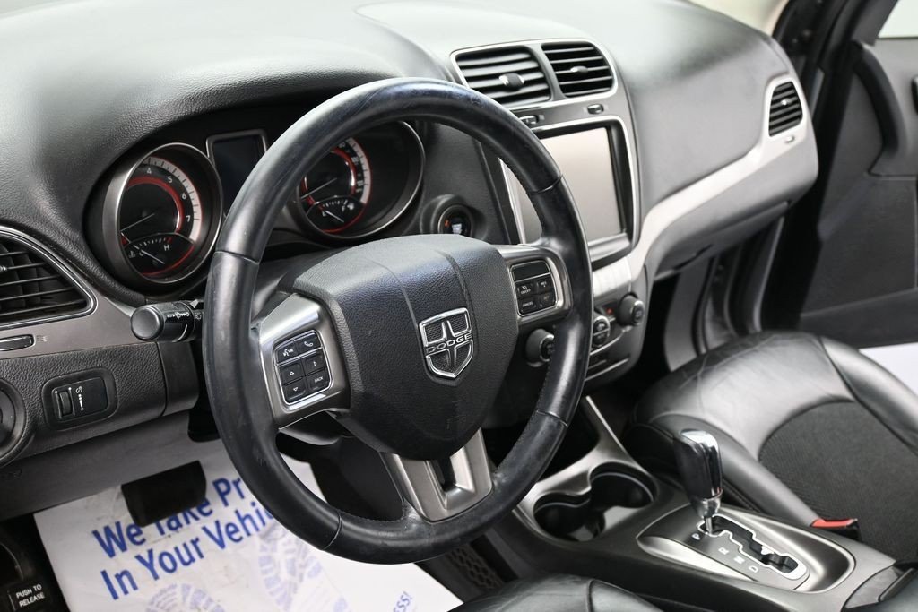 Used 2017 Billet Clearcoat Dodge Crossroad image 14