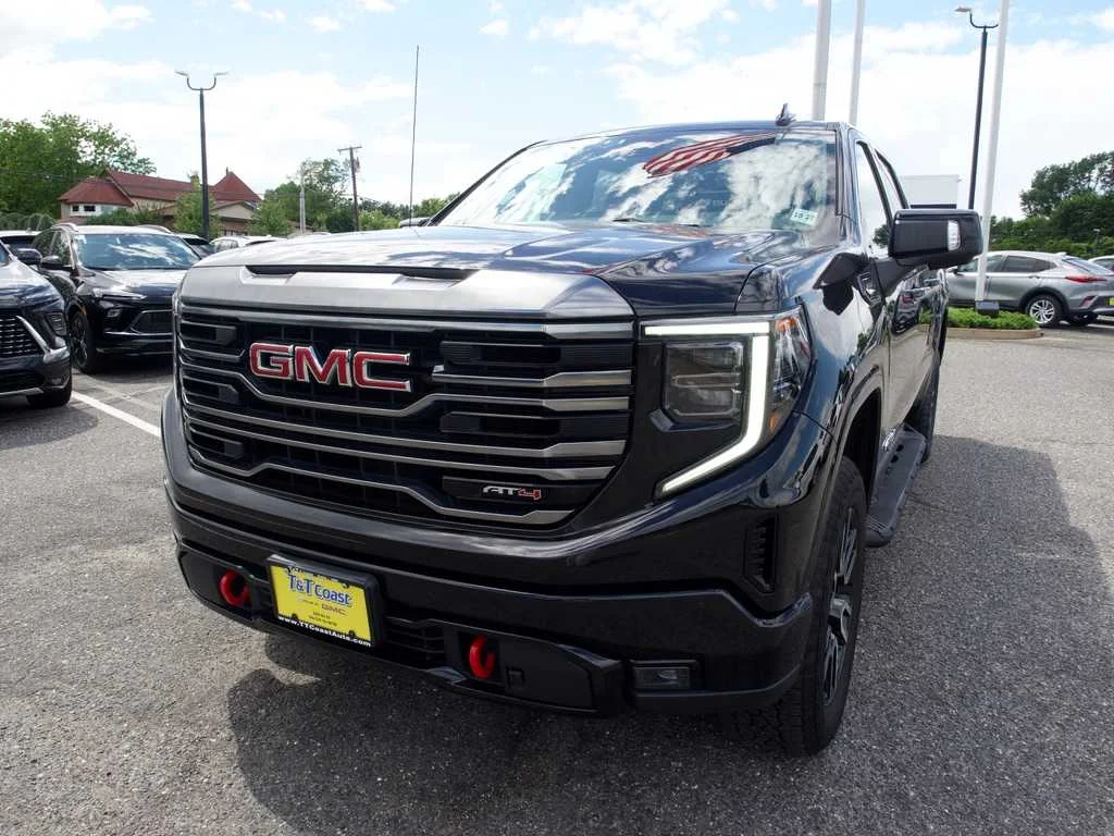 2022 GMC Sierra 4WD Crew Cab Short Box AT4's photo