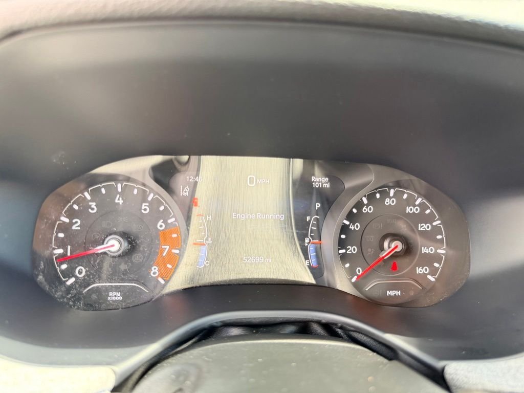 Used 2024 White Jeep Latitude image 37