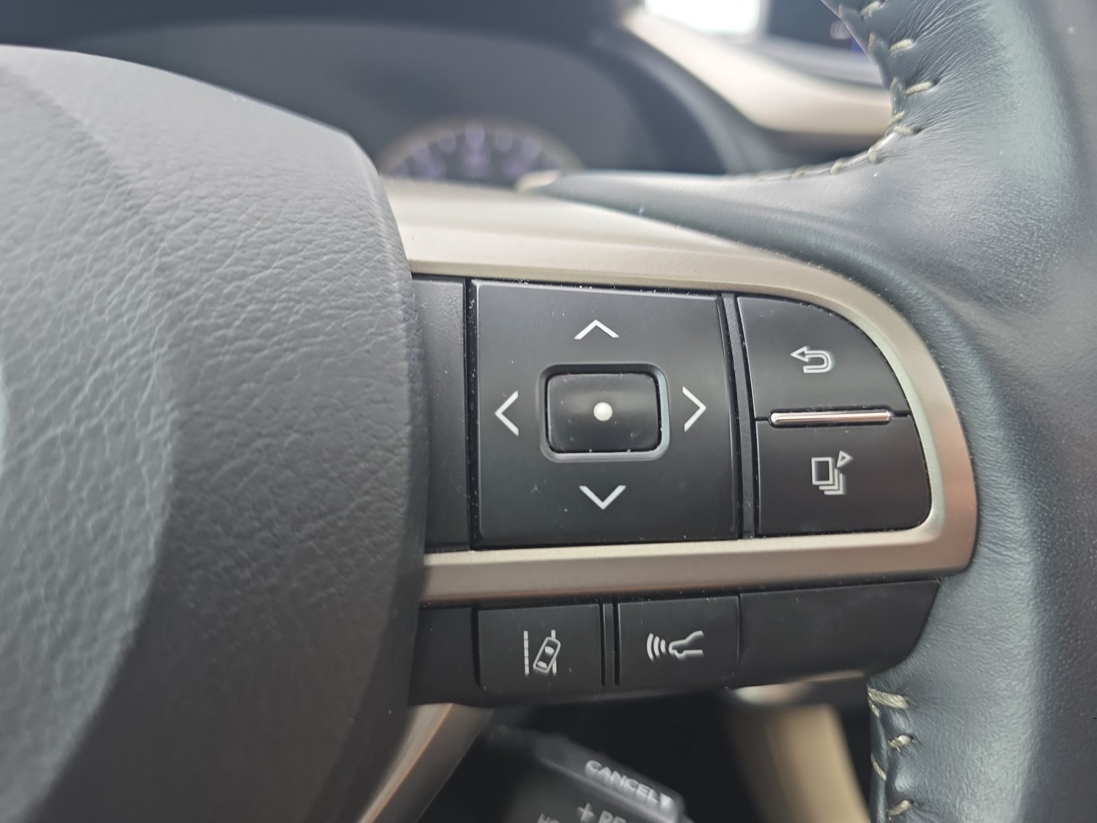 Used 2022 Atomic Silver Lexus RX 350 image 23