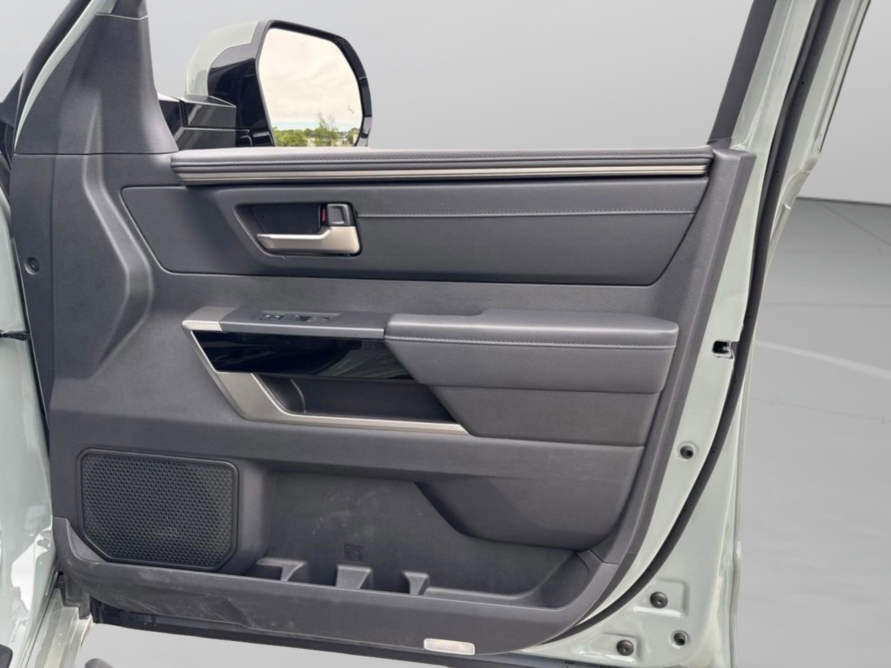 2025 Toyota Tundra Limited - Photo 31