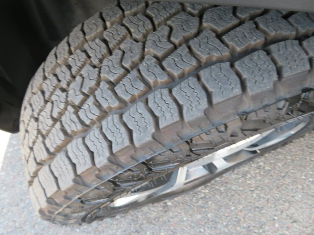 Used 2019 Diamond Black Crystal Pearlcoat Jeep Altitude image 37