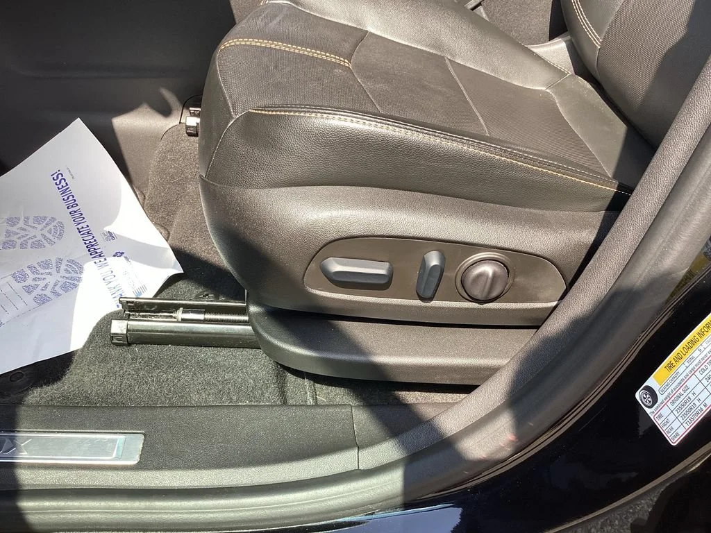 Used 2023 MOSAIC BLACK METALLIC Chevrolet Premier image 19
