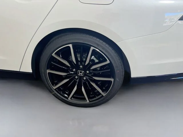 New 2026 Platinum White Pearl Honda Touring image 22