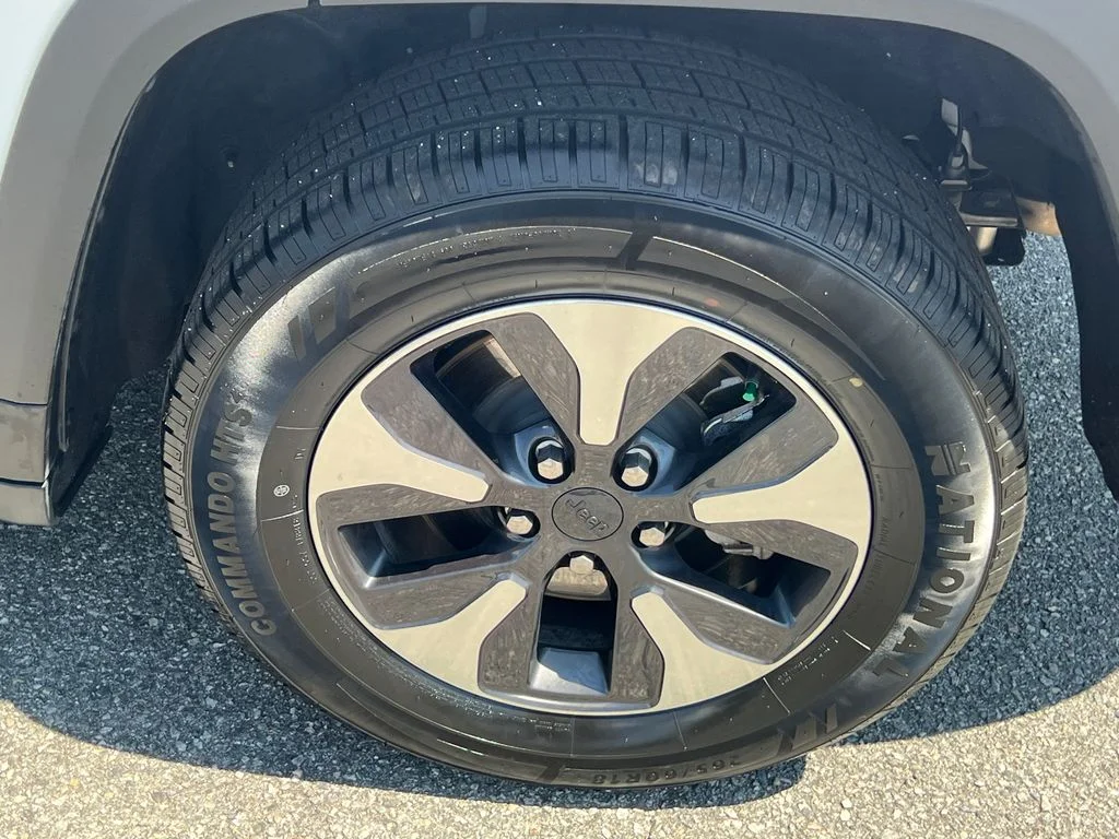 Used 2024 White Jeep 4xe image 22