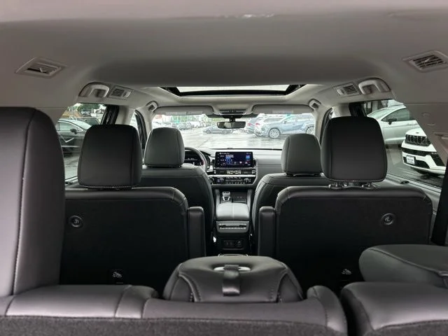 2026 Nissan Pathfinder Platinum - Photo 8