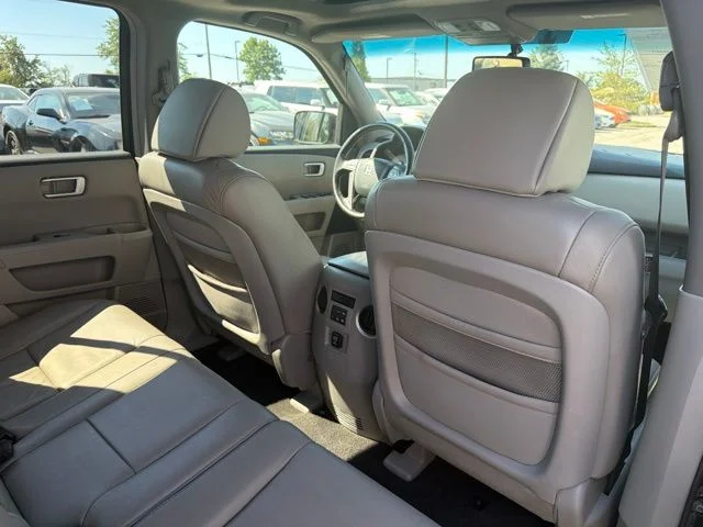 Used 2009 Black Honda EX-L image 25