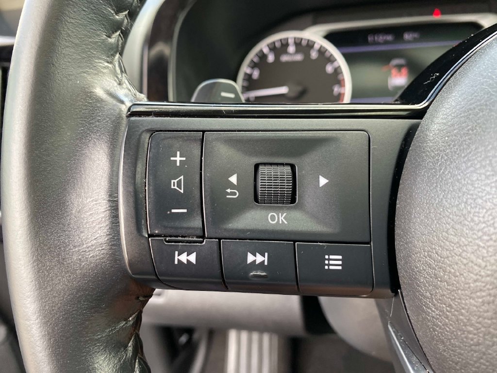 Used 2022 Silver Nissan SV image 21