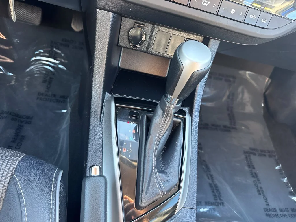 Used 2015 Blue Toyota S image 13