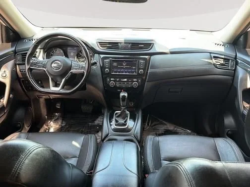 Used 2018 White Nissan SL image 10