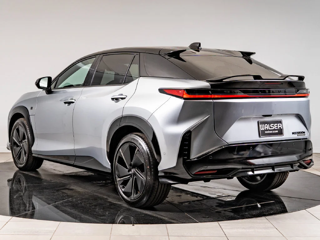 New 2026 Onyx Black Lexus 550e F Sport image 6