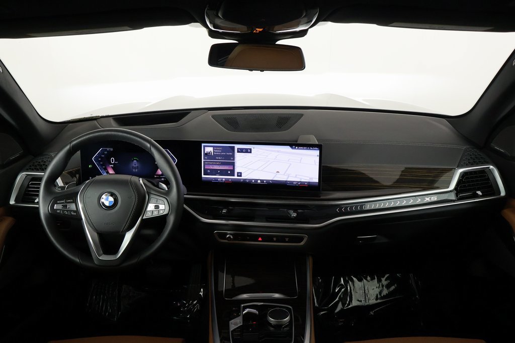 Certified Used 2026 Skyscraper Grey Metallic BMW sDrive40i image 8