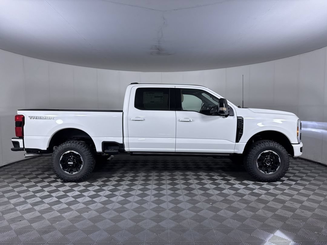 New 2026 Star White Metallic Tri-Coat Ford Lariat image 10