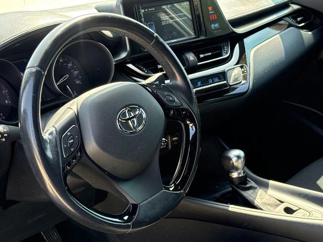 Used 2018 Black Toyota XLE Premium image 16