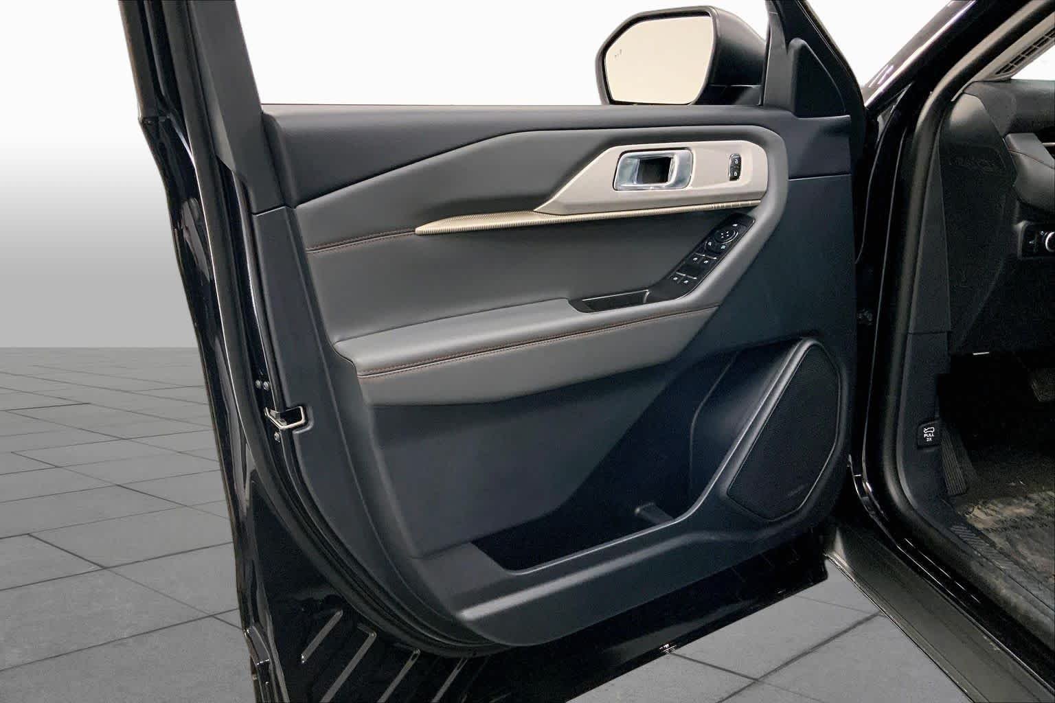 New 2026 Agate Black Metallic Ford Active image 10