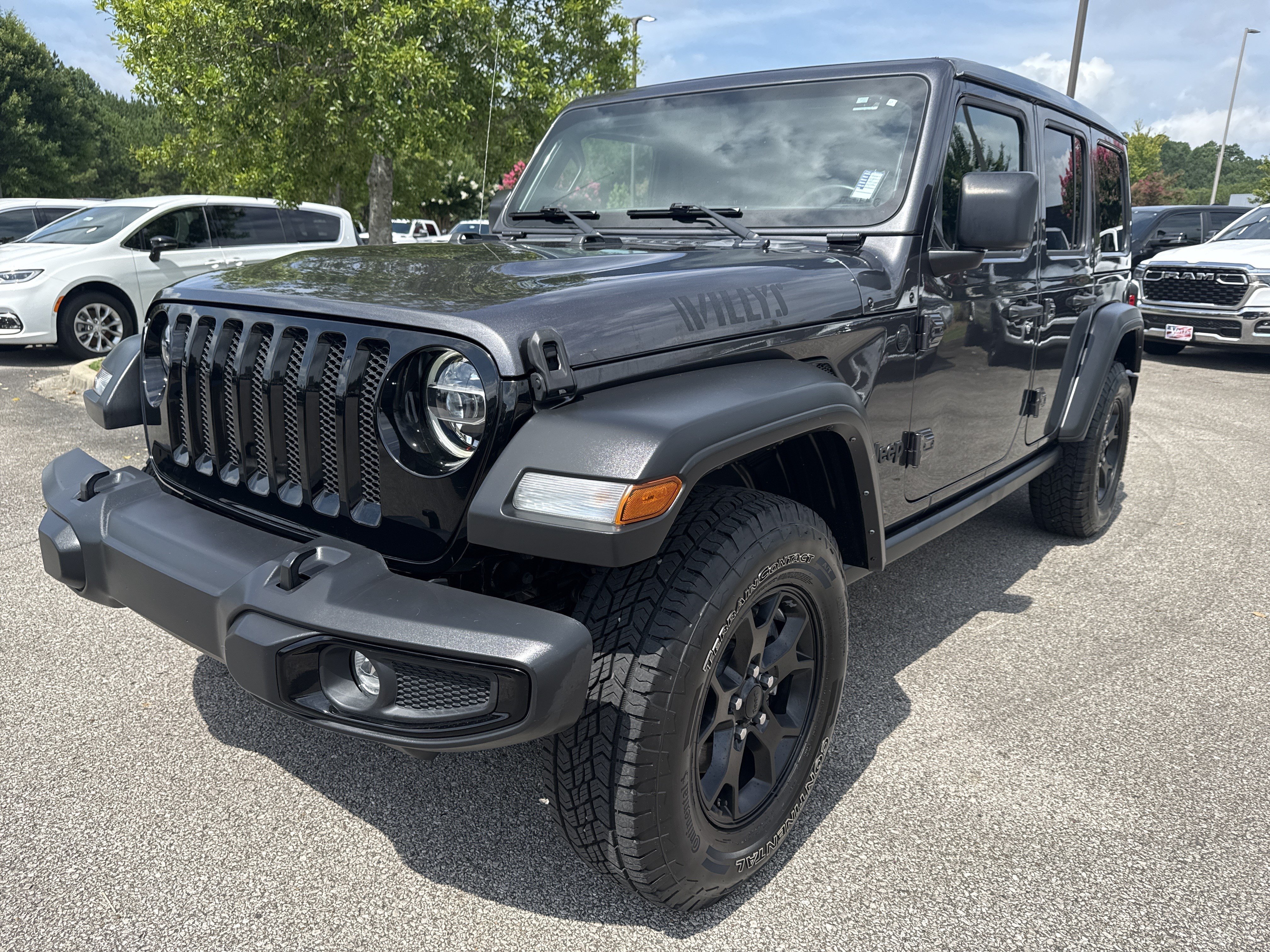 Used 2022 Granite Crystal Metallic Clearcoat Jeep Unlimited Willys image 3