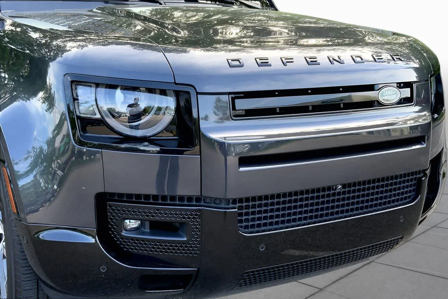 Used 2024 Carpathian Grey Premium Metallic Land Rover X-Dynamic SE image 28