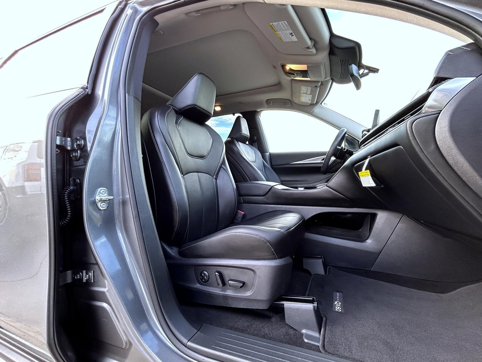 Used 2026 Gray INFINITI LUXE image 15