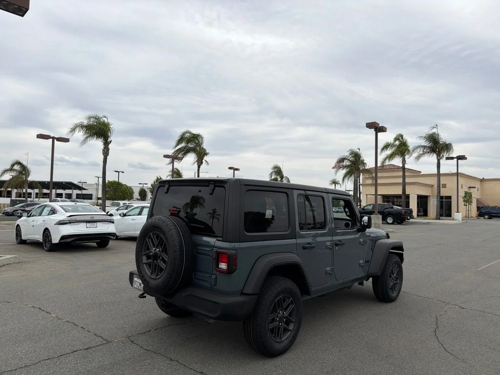 Used 2024 Gray Jeep Sport S image 3