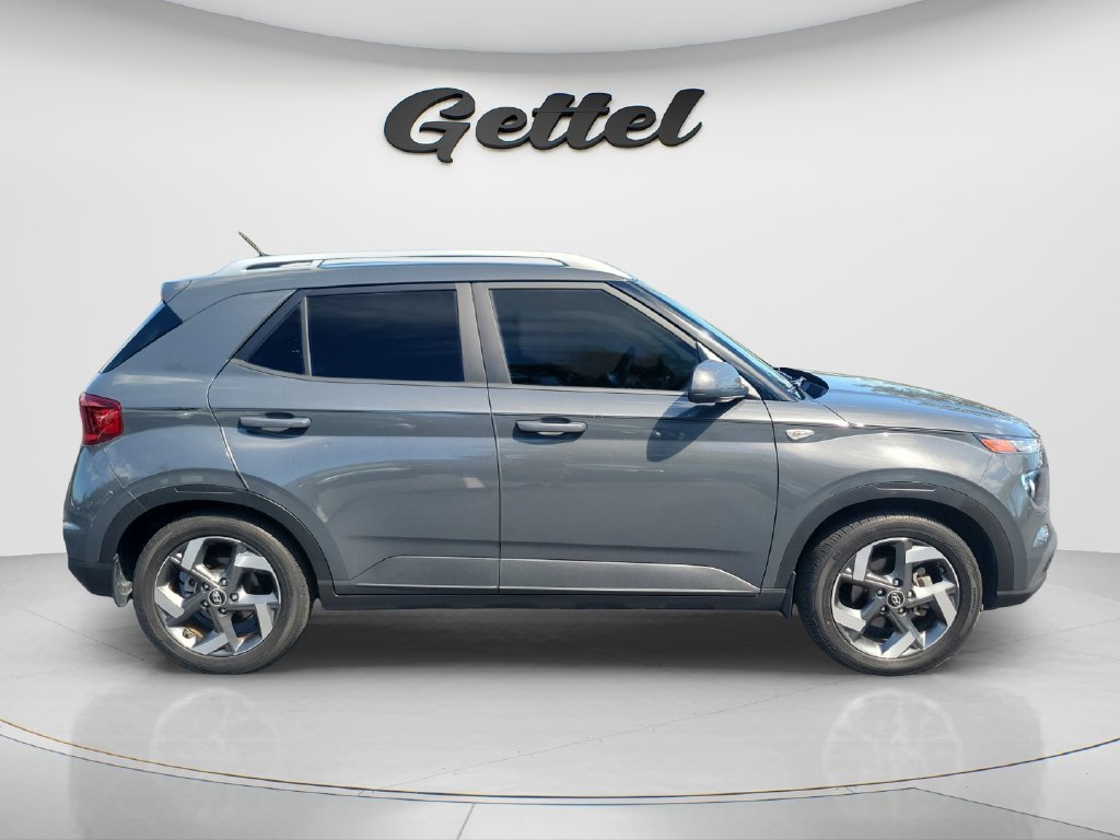 Certified Used 2023 Gray Hyundai SEL image 4