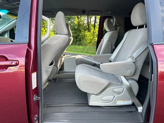 Used 2015 Red Toyota LE image 35