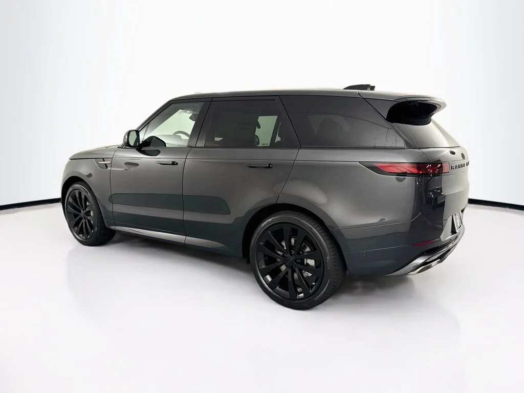 New 2026 Carpathian Grey Land Rover Dynamic SE image 7