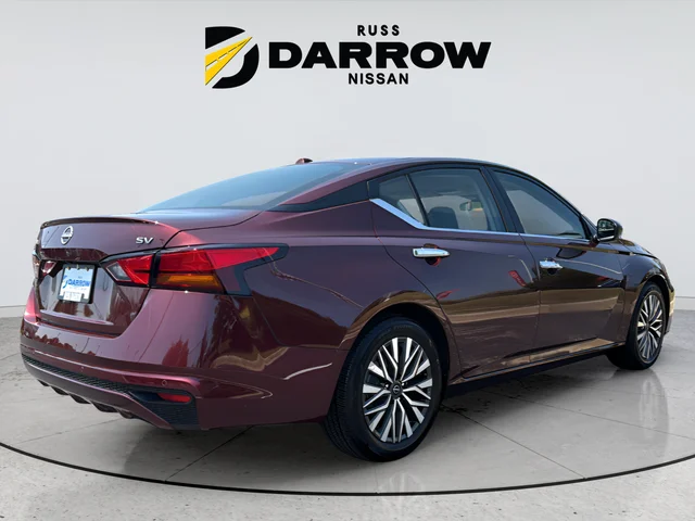 Used 2024 Red Nissan 2.5 SV image 5