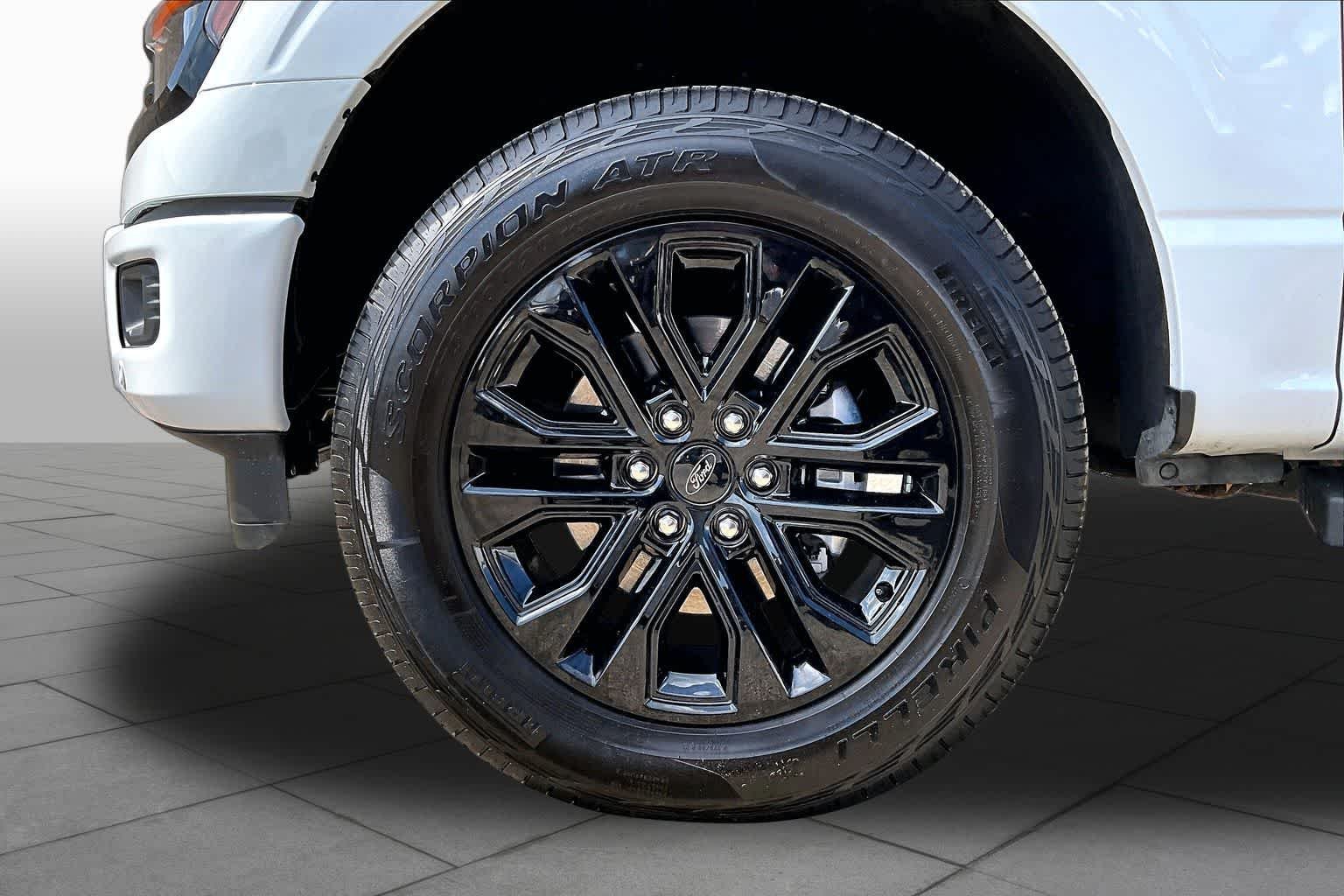 Used 2025 Oxford White Ford XLT image 11
