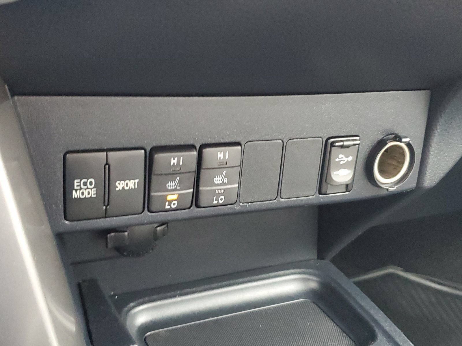 2018 Toyota RAV4 Limited - Photo 26