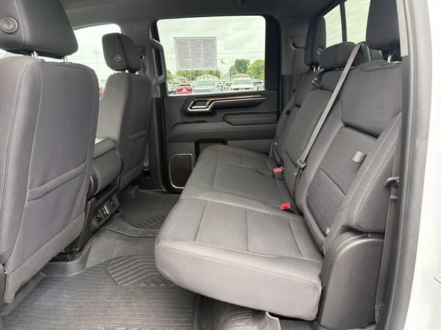 Used 2024 Summit White Chevrolet LT image 28