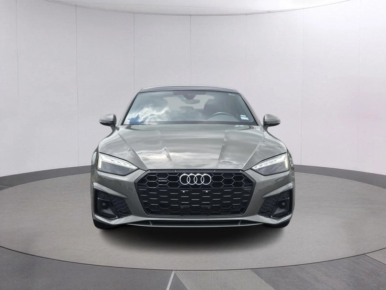 Used 2025  Audi S line Premium image 2