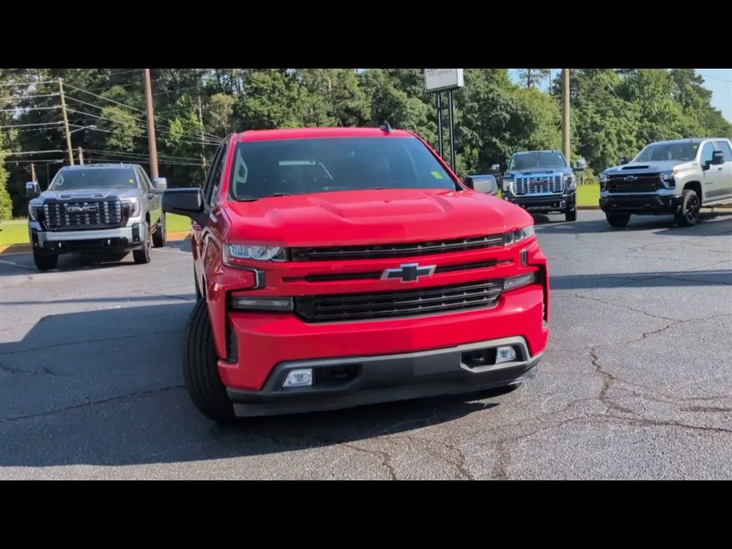 Used 2019 RED HOT Chevrolet RST image 3
