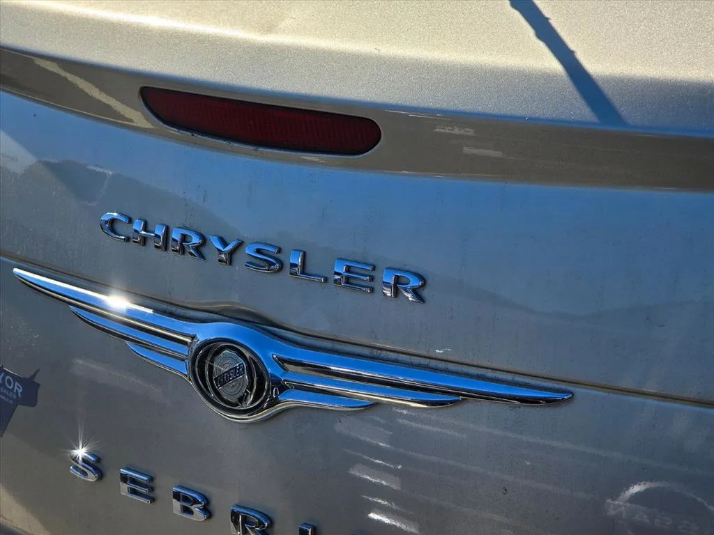 Used 2010 Gold Chrysler Touring image 12