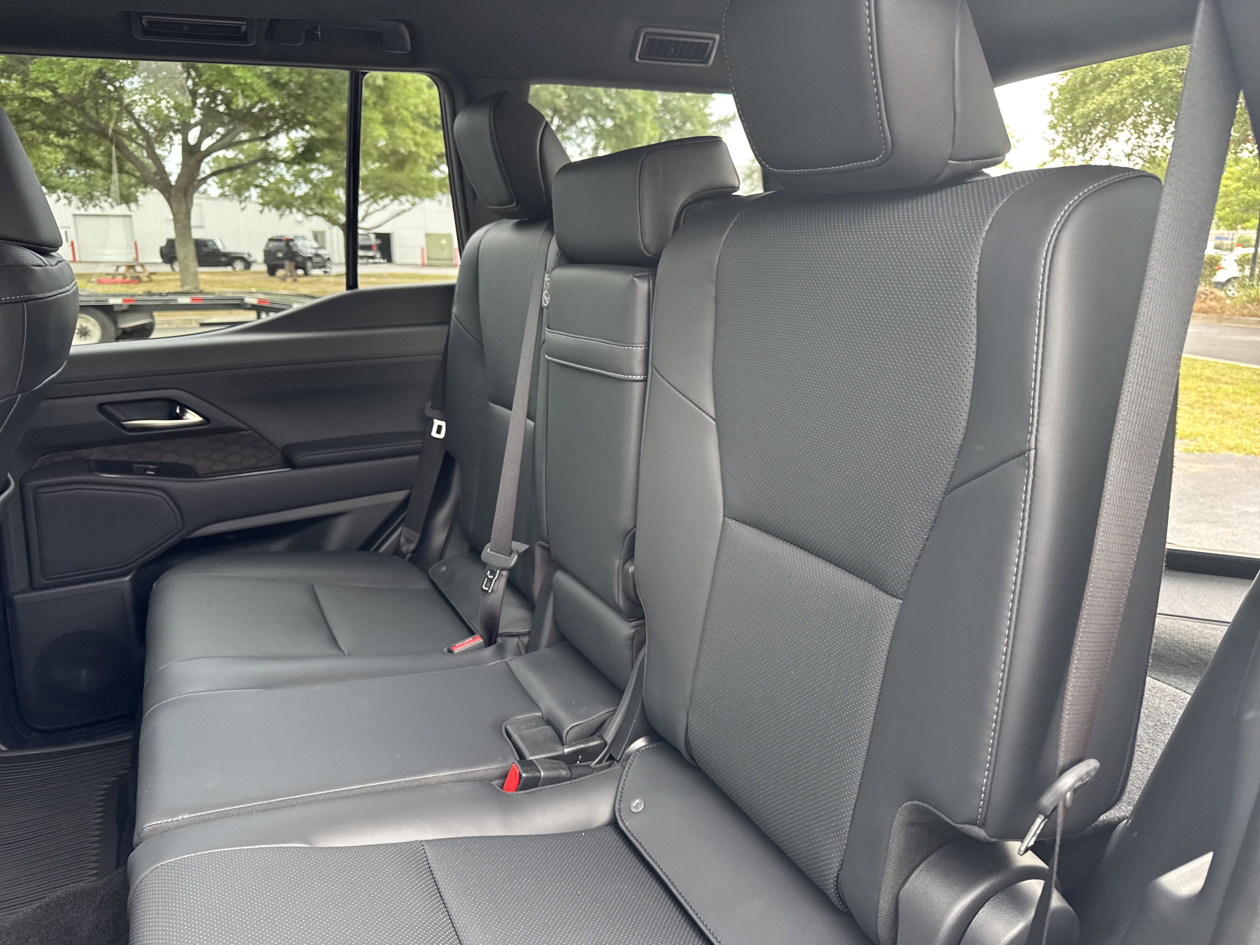 Used 2025 Incognito Lexus 550 Premium+ image 31