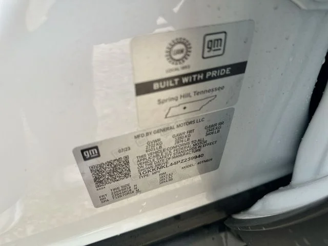 Used 2023 White GMC SLE image 37