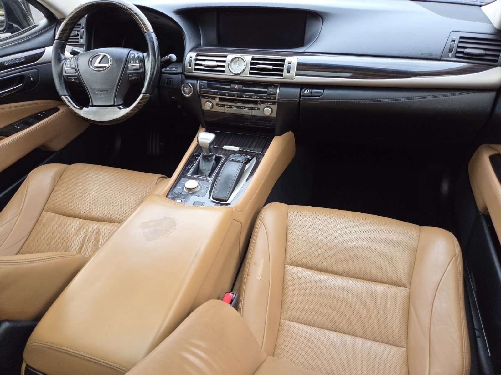 Used 2015 Pearl Lexus 460 image 28
