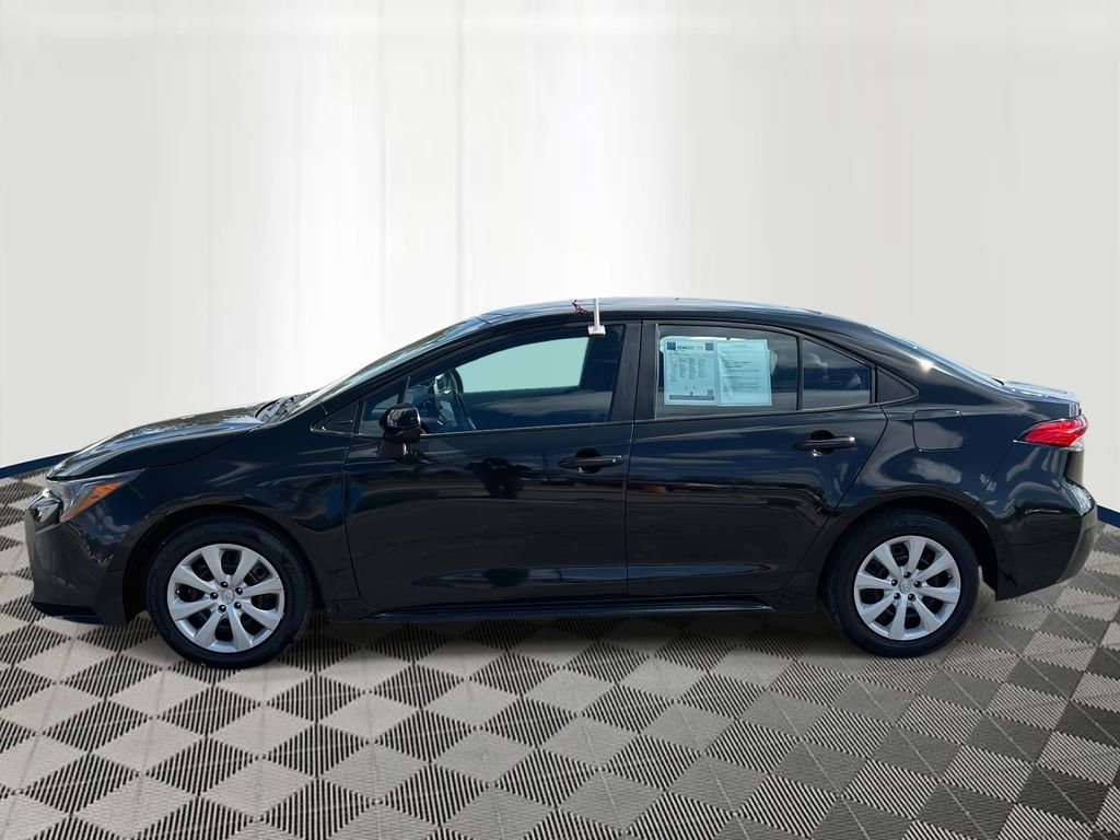 Used 2022 Toyota Corolla LE with VIN 5YFEPMAEXNP287590 for sale in Eastpointe, MI