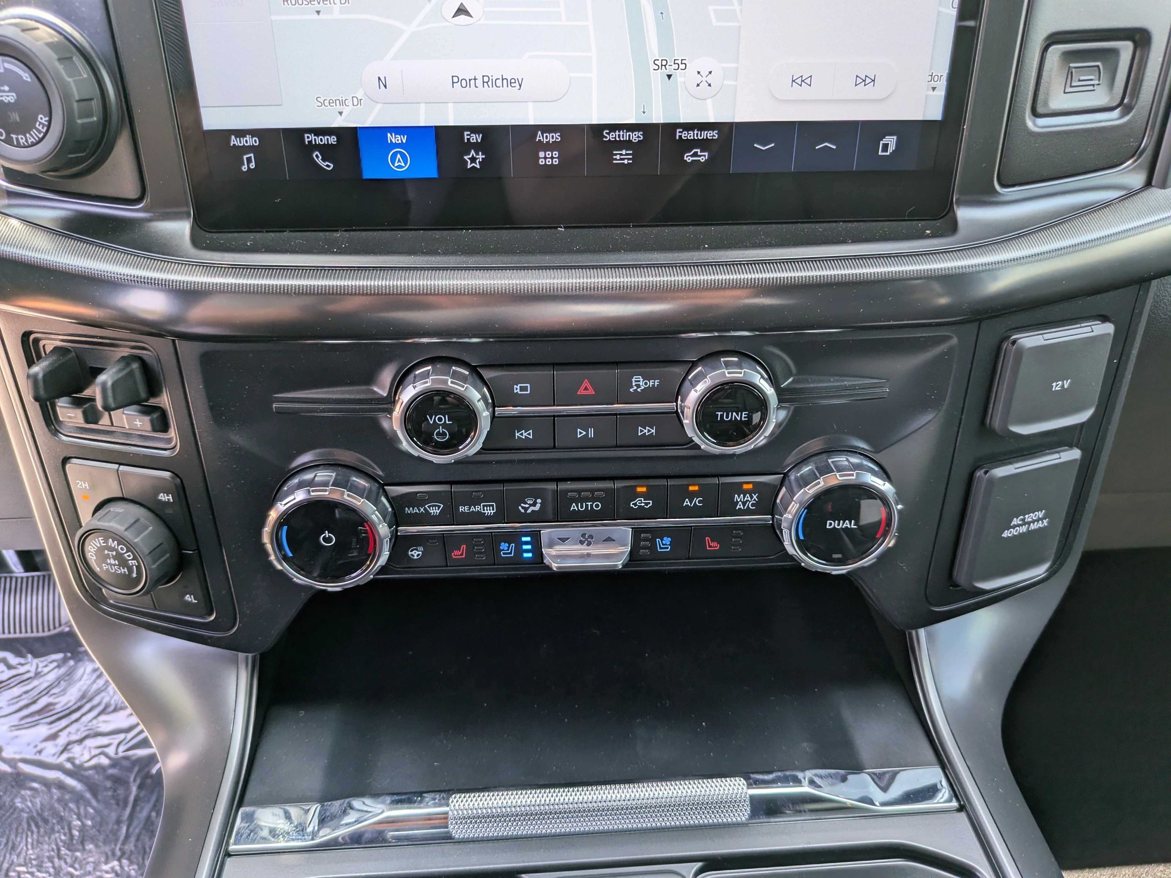 New 2026 Iconic Silver Metallic Ford Lariat image 26