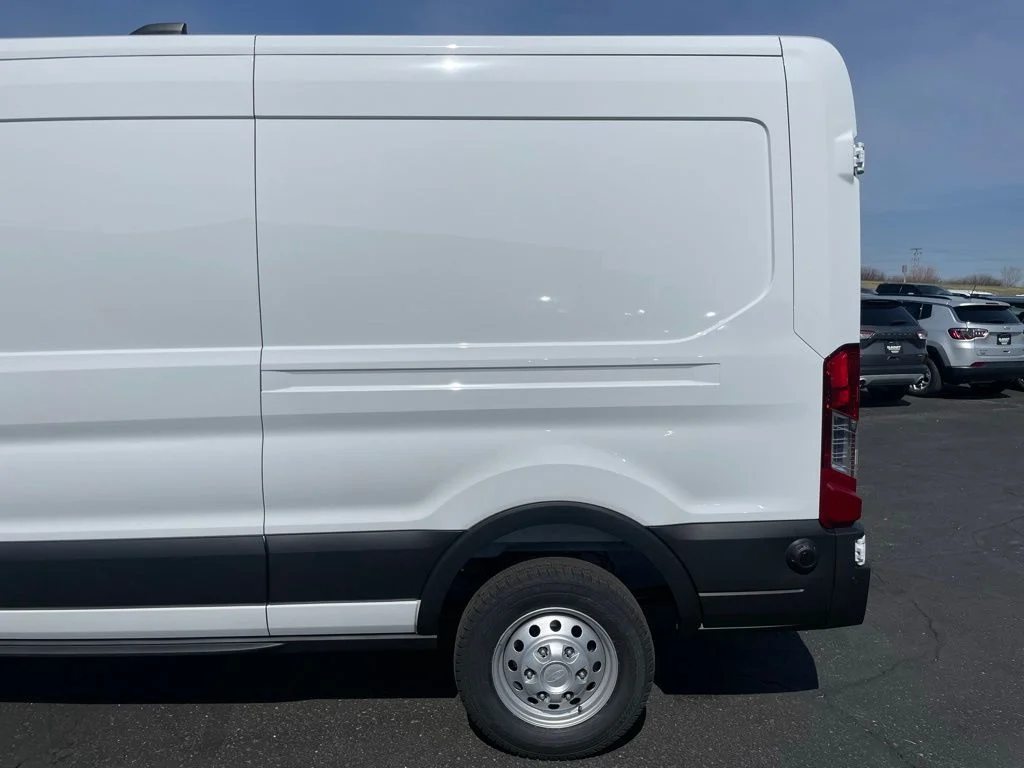 New 2026 Oxford White Ford Cargo Van image 37