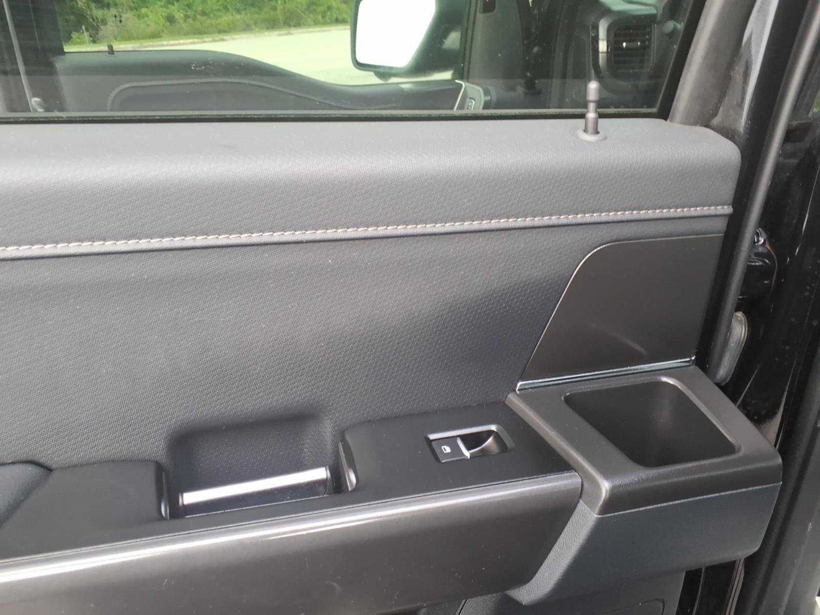 Used 2024 Black Metallic Ford XLT image 9