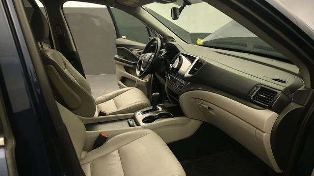 Used 2017 Blue Honda EX-L image 17