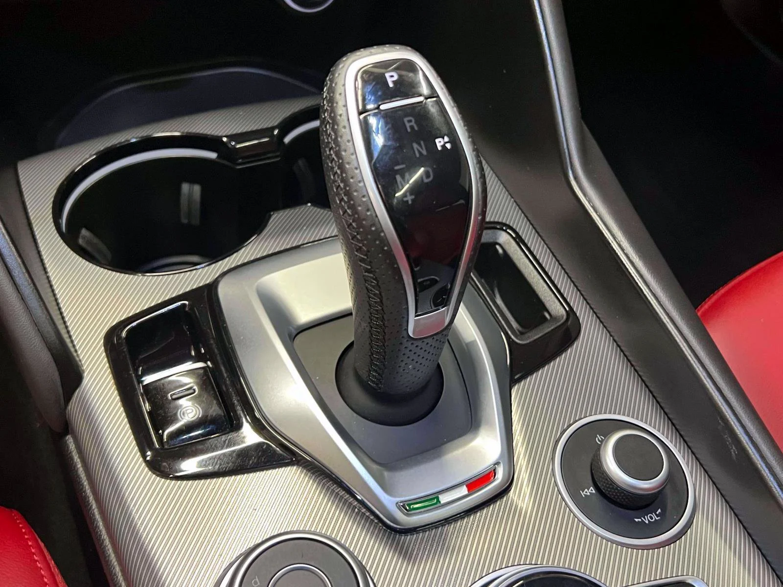Used 2023 Vulcano Black Metallic Alfa Romeo Veloce image 28