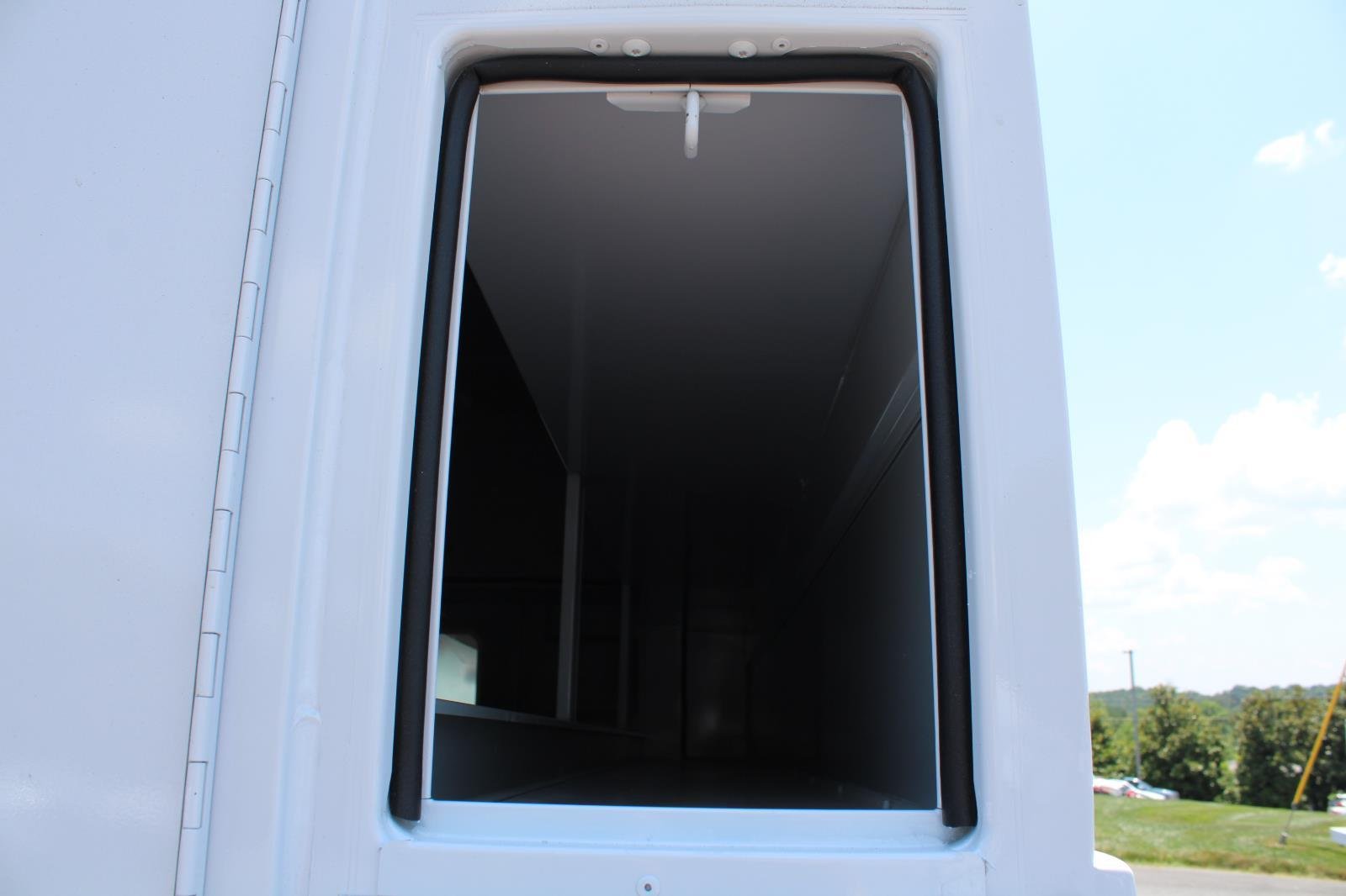 New 2025 Summit White GMC 1WT image 7