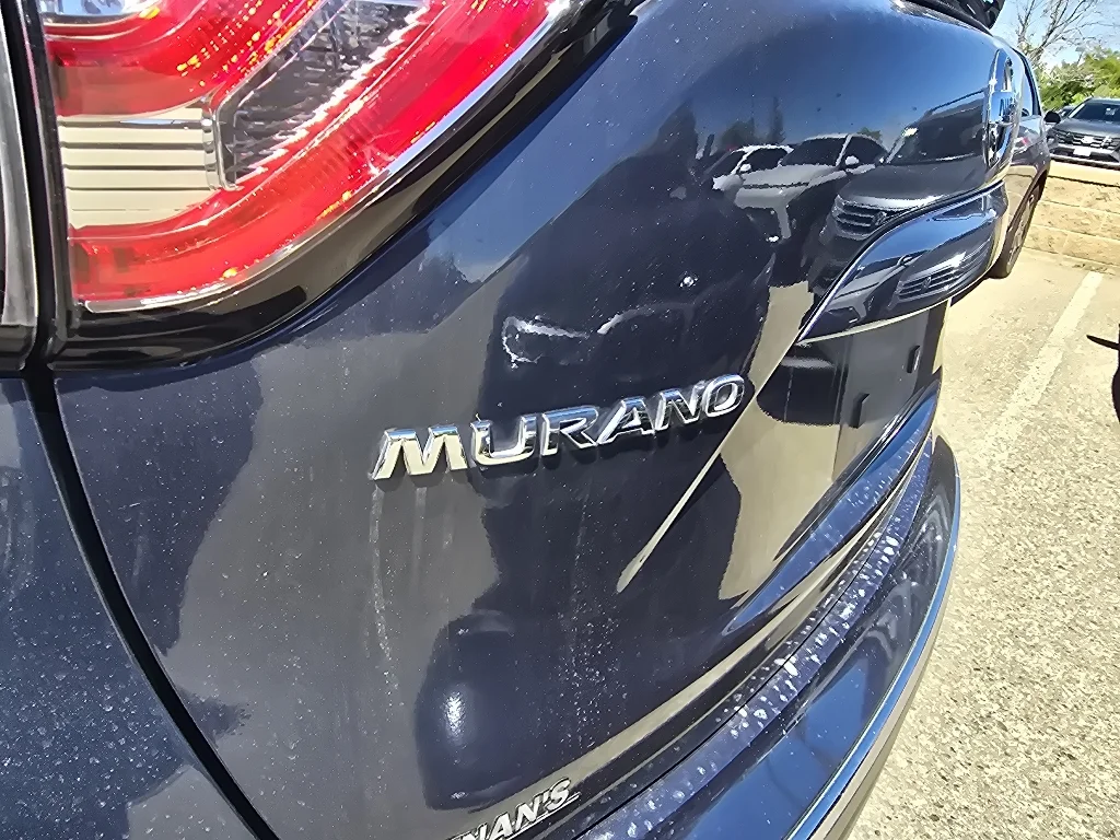 Used 2015 Arctic Blue Metallic Nissan SL image 12