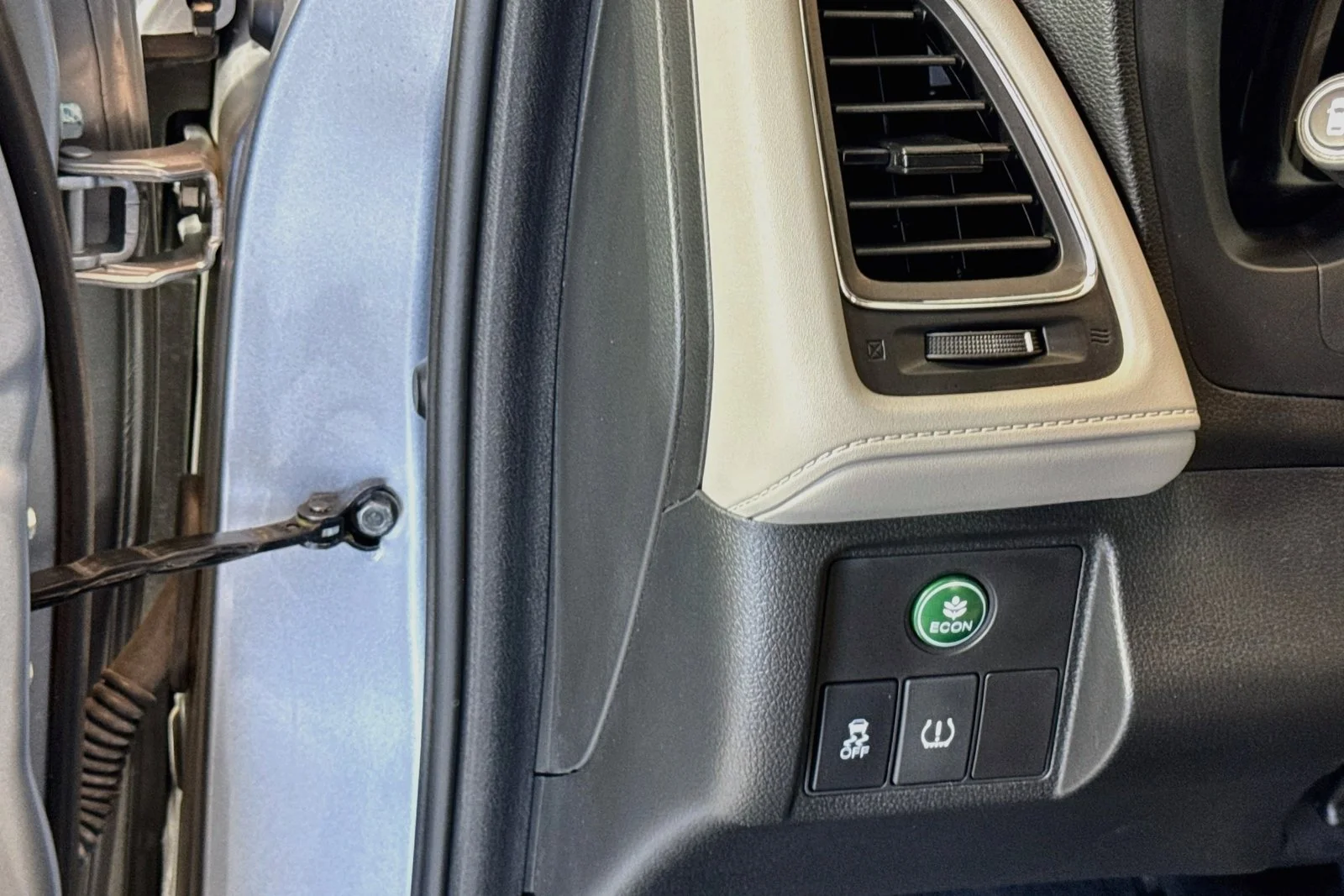Used 2018 Lunar Silver Metallic Honda EX image 10